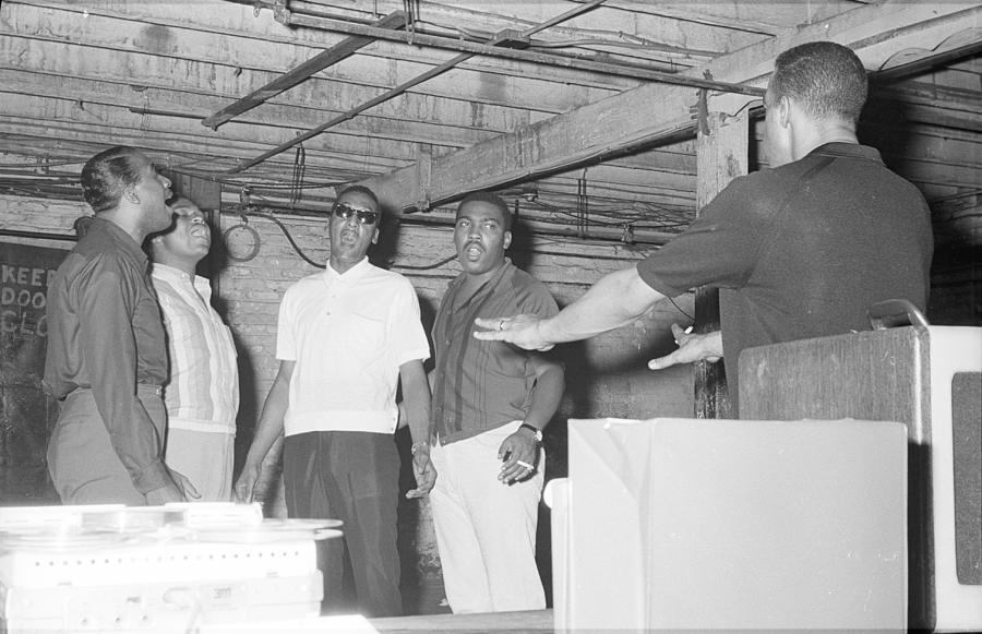 Music Photograph - Four Tops Rehearsing In The Basement #1 by Michael Ochs Archives