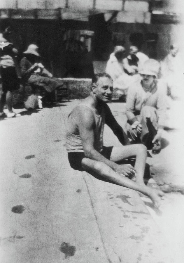Franklin D. Roosevelt, Pool Therapy #1 Photograph by Science Source