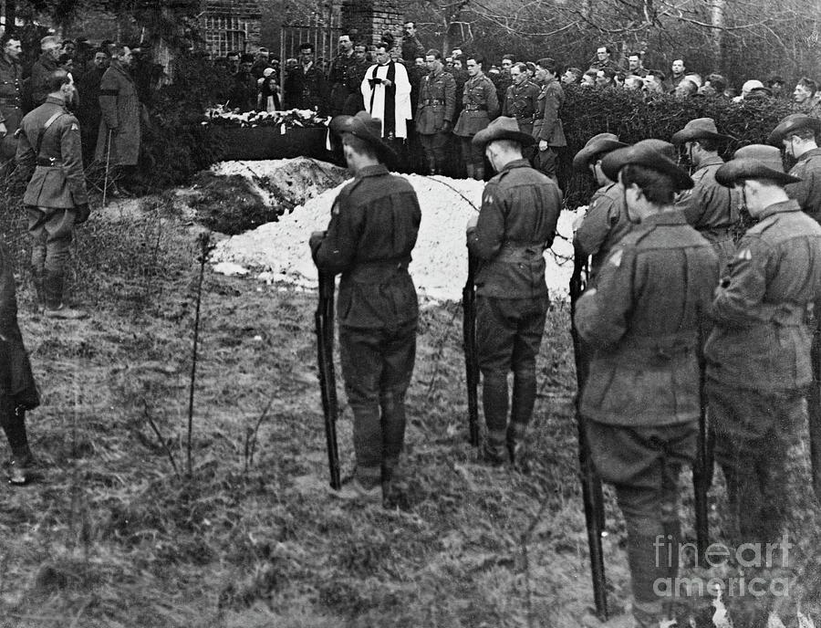 Manfred Von Richthofen Photograph - Funeral Of Baron Von Richthofen #1 by Us National Archives And Records Administration/science Photo Library