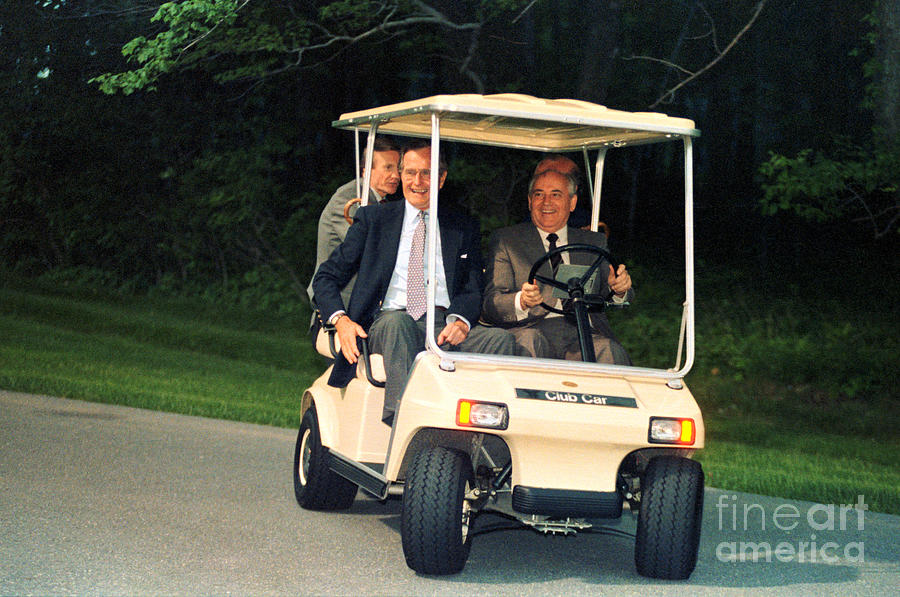 George Bush And Mikhail Gorbachev #1 Photograph by Bettmann