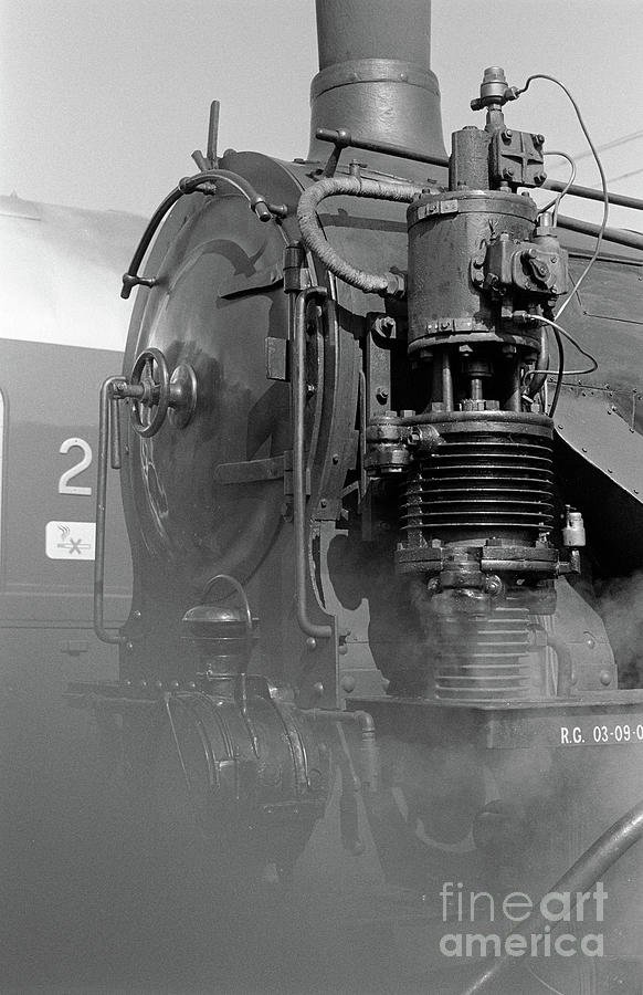 GR 880 Steaming Up #1 Photograph by Riccardo Mottola