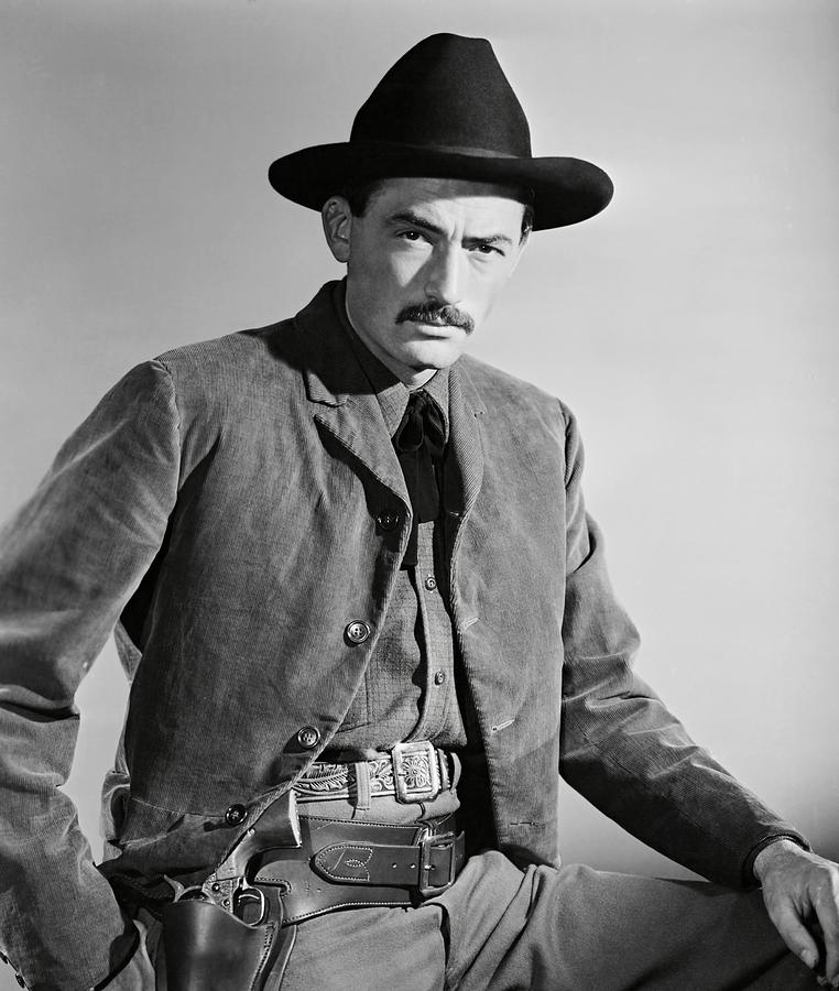 GREGORY PECK in THE GUNFIGHTER -1950-. #1 Photograph by Album