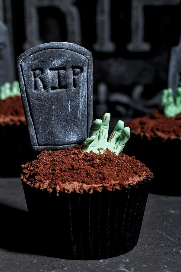 Gruesome Cupcakes For Halloween #1 Photograph by Adrian Britton