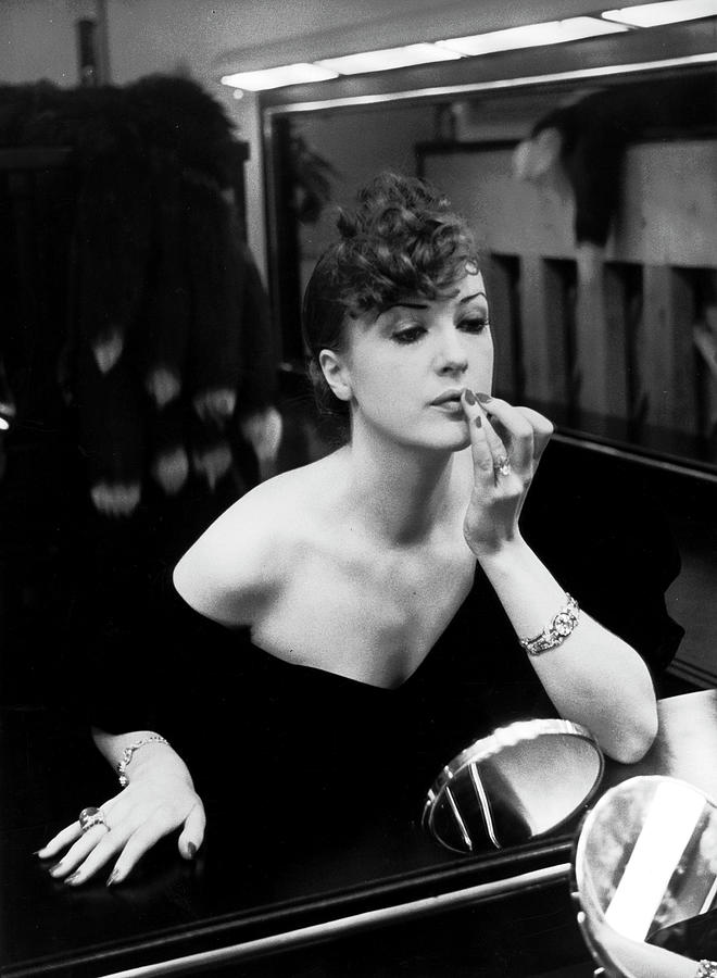 Black And White Photograph - Gypsy Rose Lee #1 by Alfred Eisenstaedt