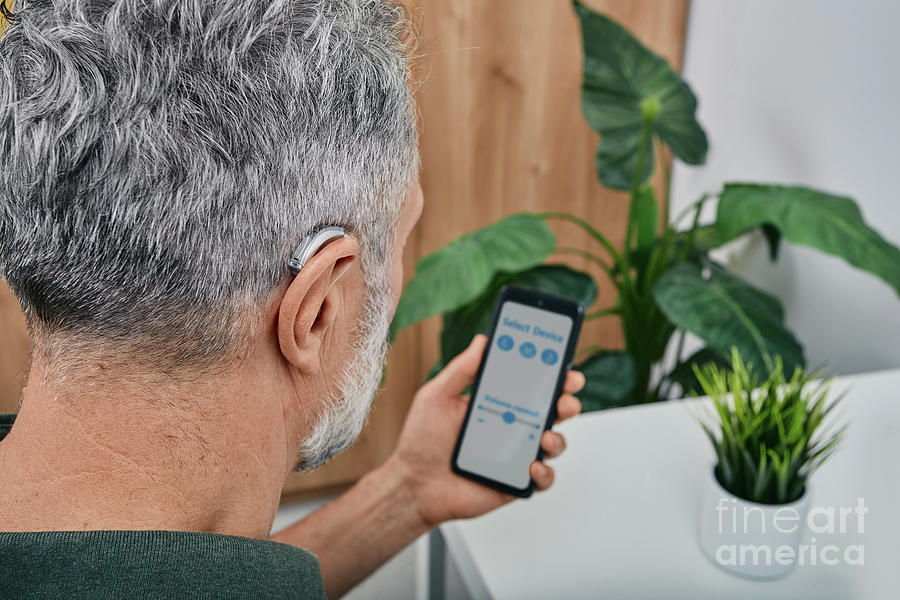 Hearing Aid App #1 Photograph by Science Photo Library