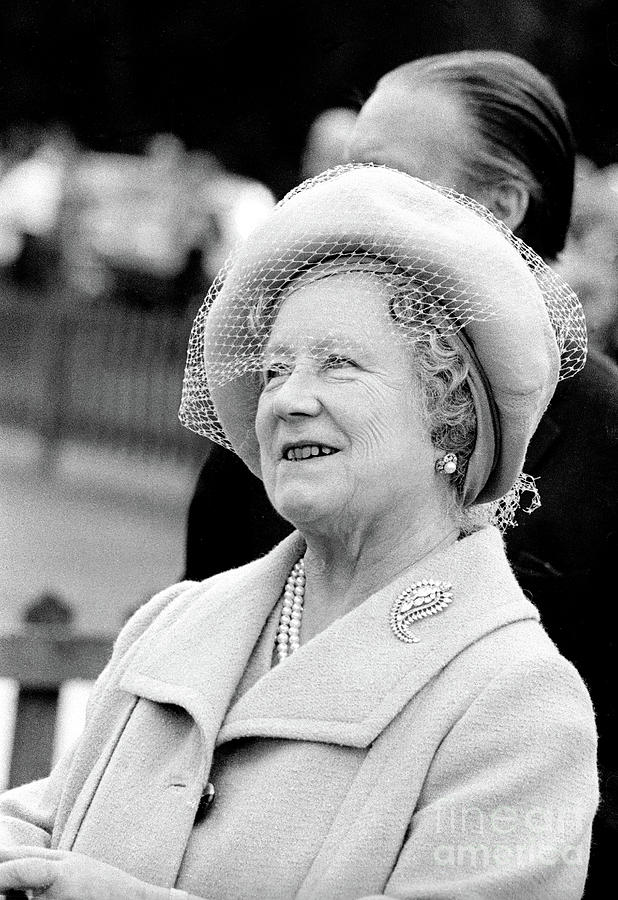 Hm Queen Elizabeth, The Queen Mother Photograph by Akhtar Hussein