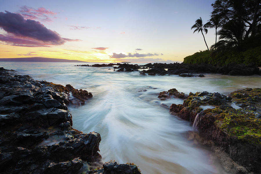 Idyllci Maui Sunset - Pacific Ocean #1 Photograph by Wingmar