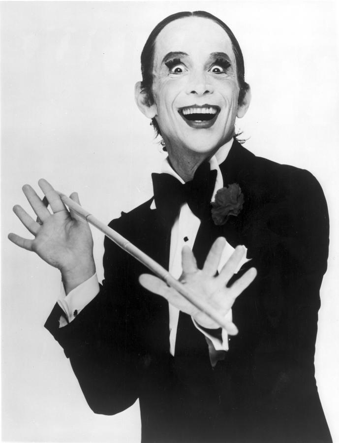 Joel Grey Photograph by Movie Star News - Fine Art America