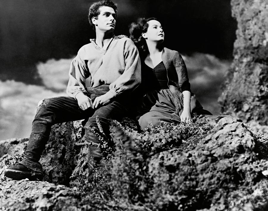 LAURENCE OLIVIER and MERLE OBERON in WUTHERING HEIGHTS -1939-. #1 Photograph by Album