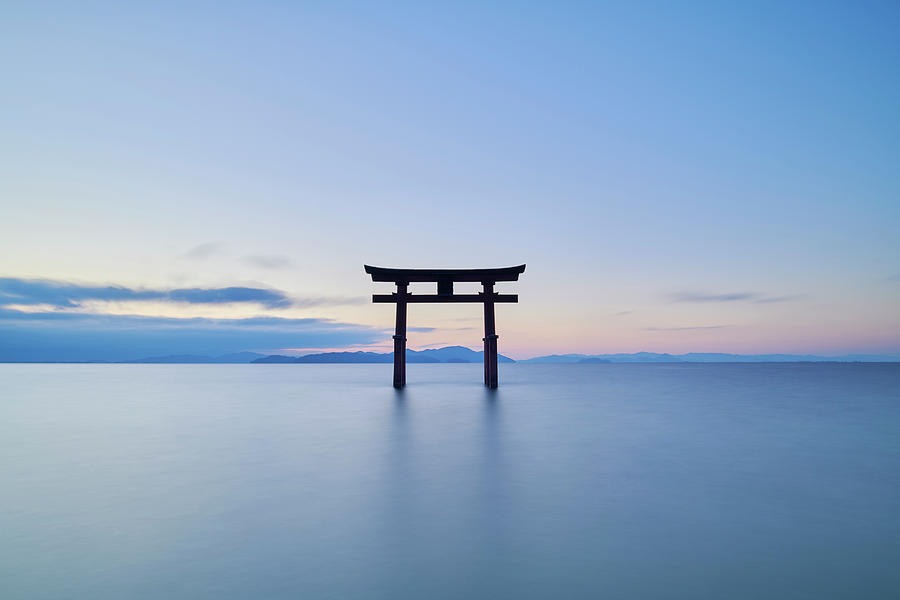 Long Exposure Shot Of Shirahige Shrine Torii Gate At Sunrise, Lake Biwa ...