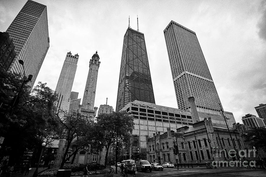 Looking Down North Michigan Avenue Magnificent Mile On A Wet Overcast ...