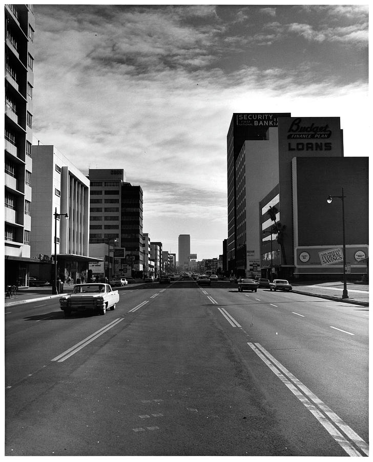 Looking East On Wilshire Boulevard #1 Photograph by American Stock Archive
