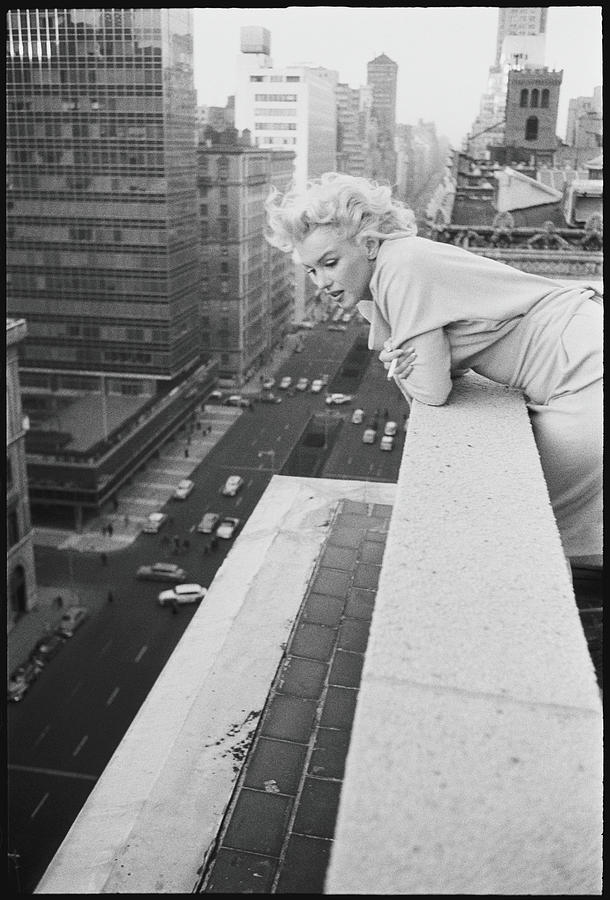 Marilyn Monroe Photograph - Marilyn On The Roof #1 by Michael Ochs Archives