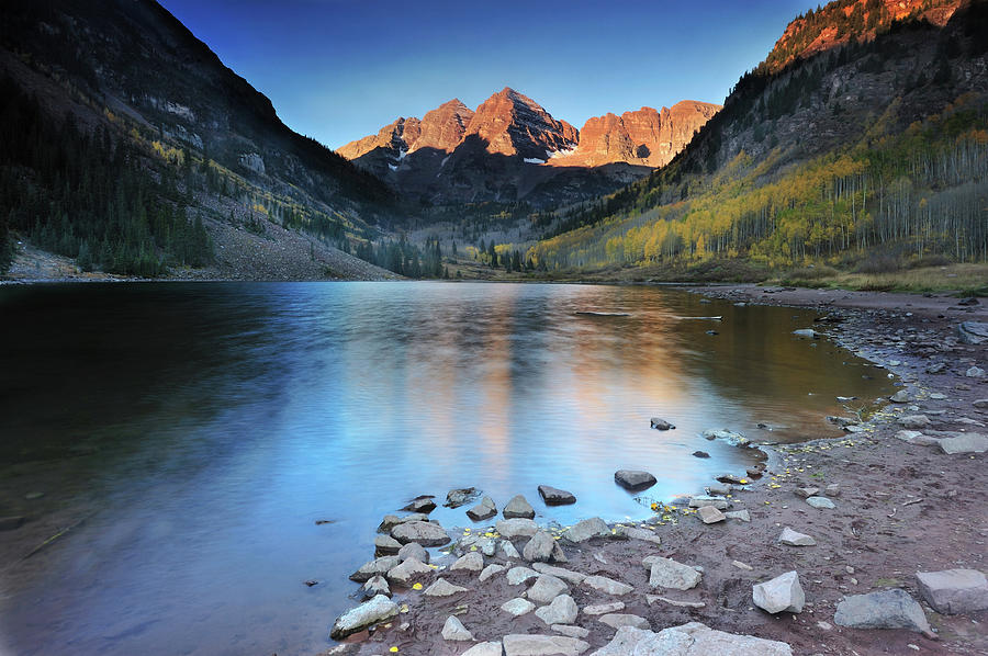 Maroon Lake Sunrise #1 by Piriya Photography