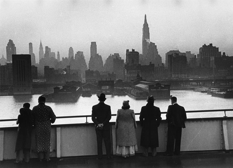 New York Dawn #1 Photograph by Kurt Hutton
