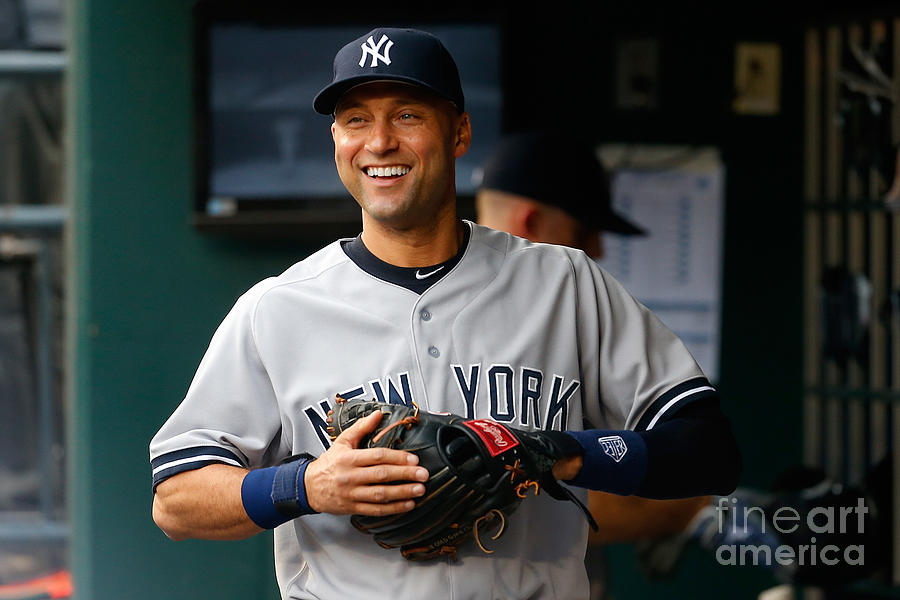 New York Yankees V New York Mets Photograph by Mike Stobe New York Yankees V New York Mets Photograph by Mike Stobe