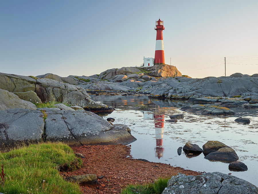 Norway, Rogaland, Lighthouse Eigeroy Fyr On Midbrodoya Island, Eigeroya 