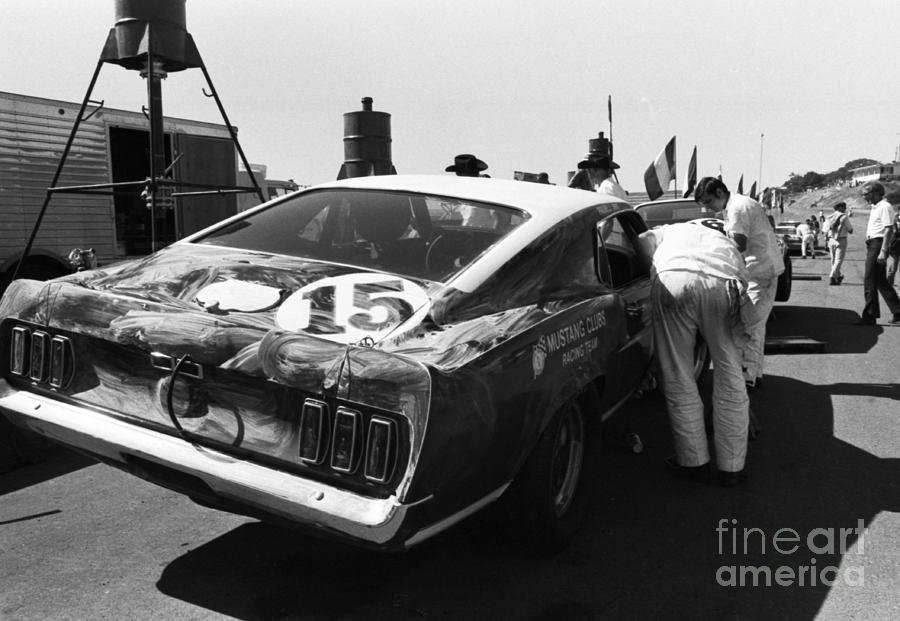 Parnelli Jones in pits #1 Photograph by Dave Allen