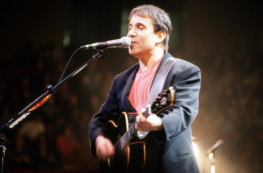 Paul Simon In Concert by Mediapunch