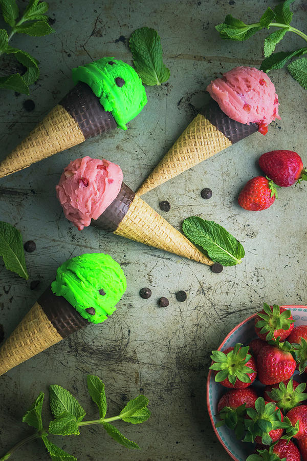 Peppermint Ice Creams With Chocolate Chips #1 Photograph by Vernica Orti