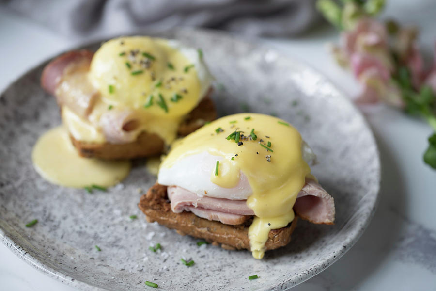 Poached Eggs On Toast With Ham And Hollandaise Sauce #1 Photograph by Joan Ransley