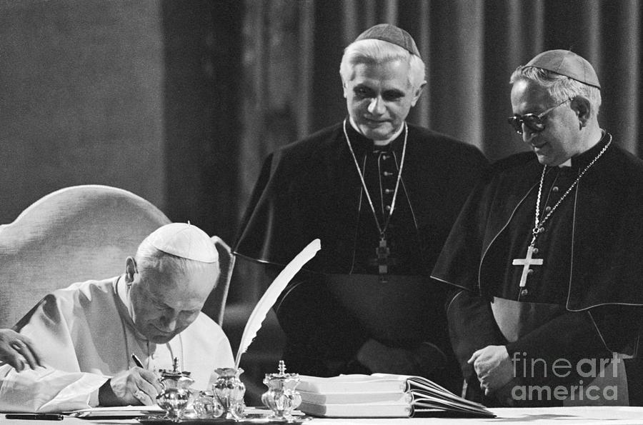 Pope John Paul II And Cardinal Ratzinger #1 Photograph by Bettmann