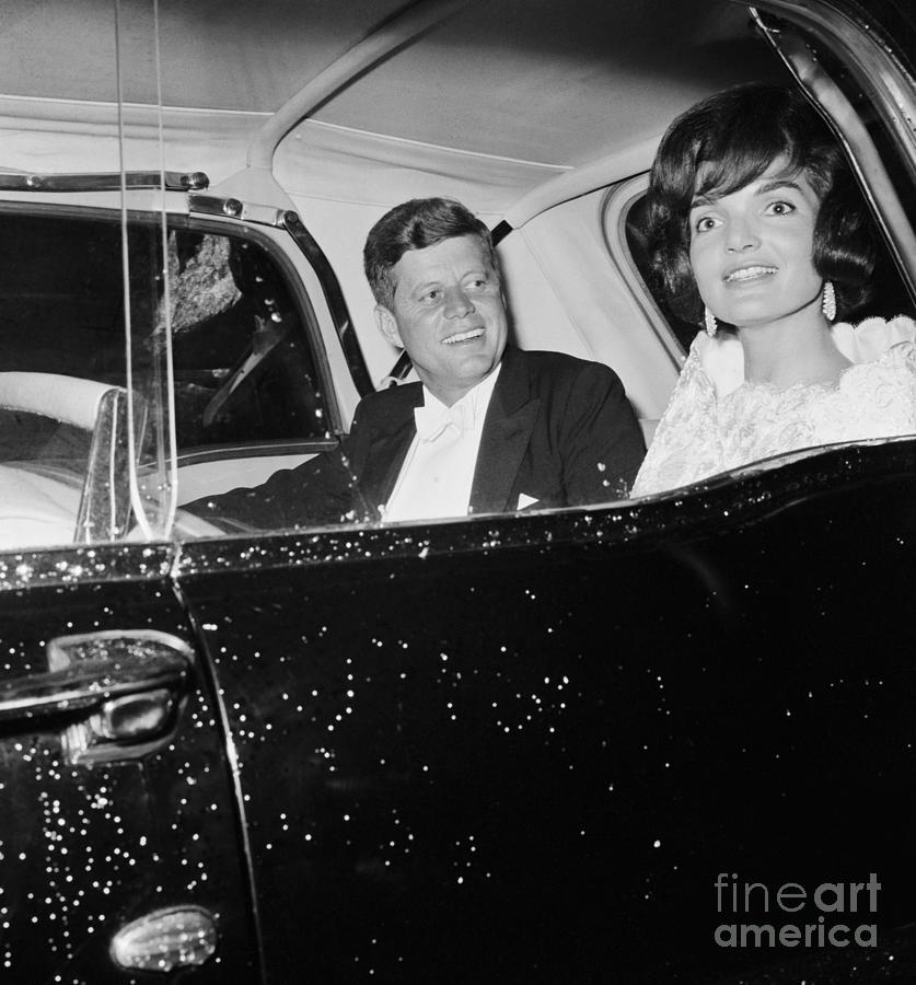 President Kennedy And Jackie Kennedy #1 Photograph by Bettmann