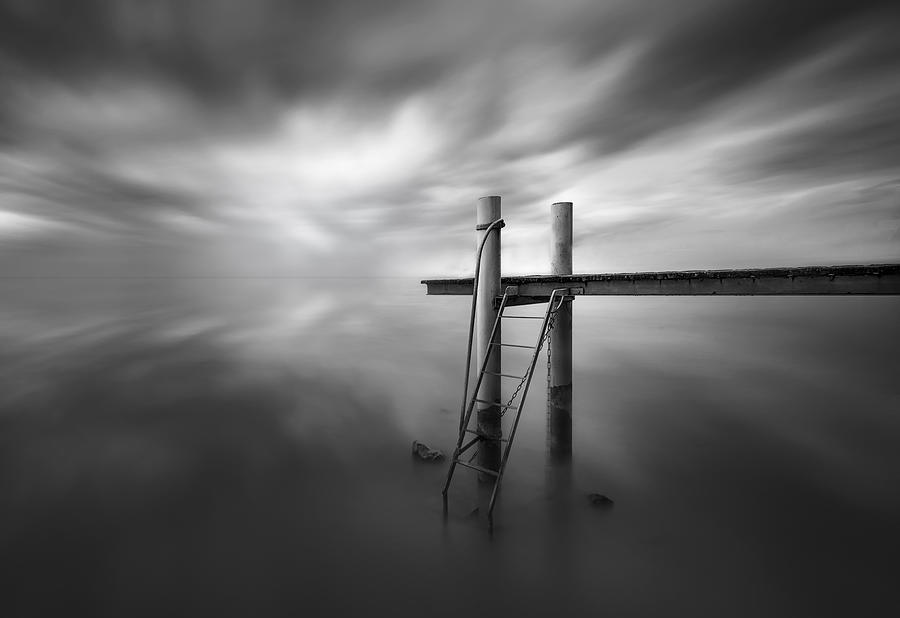 Black And White Photograph - Quay #1 by Joaquin Guerola