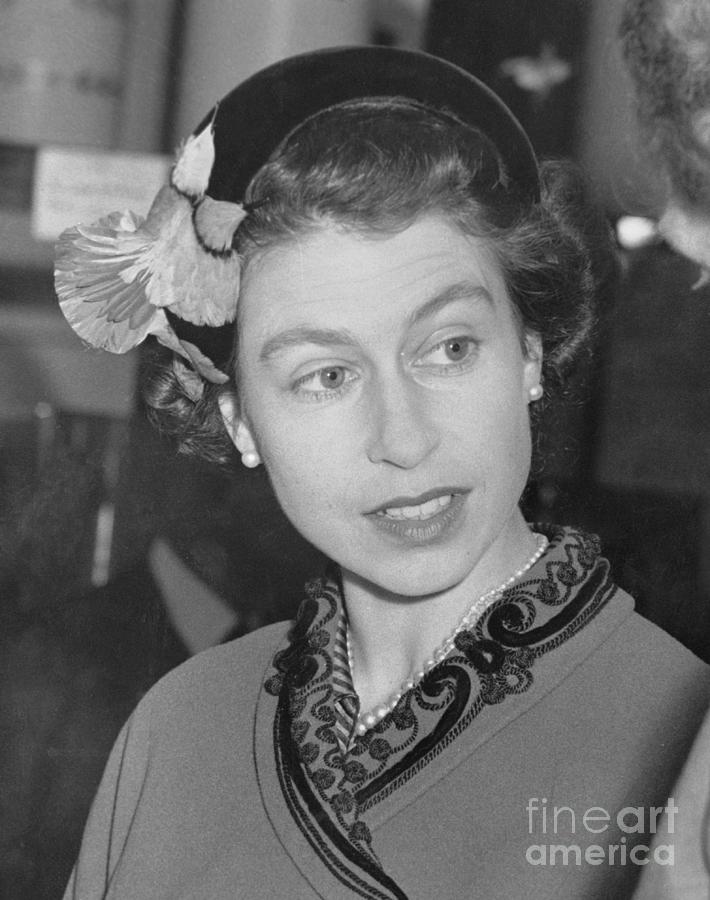 Queen Elizabeth II #1 Photograph by Bettmann