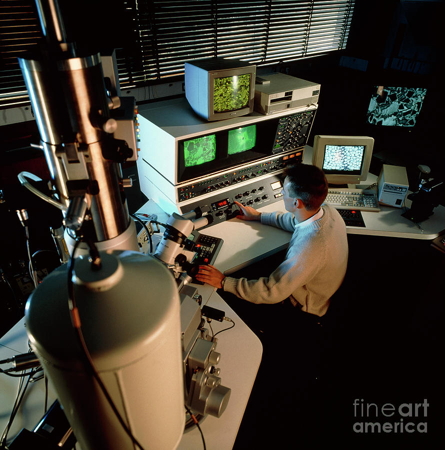 Scanning Electron Microscope #1 Photograph by Colin Cuthbert/science Photo Library
