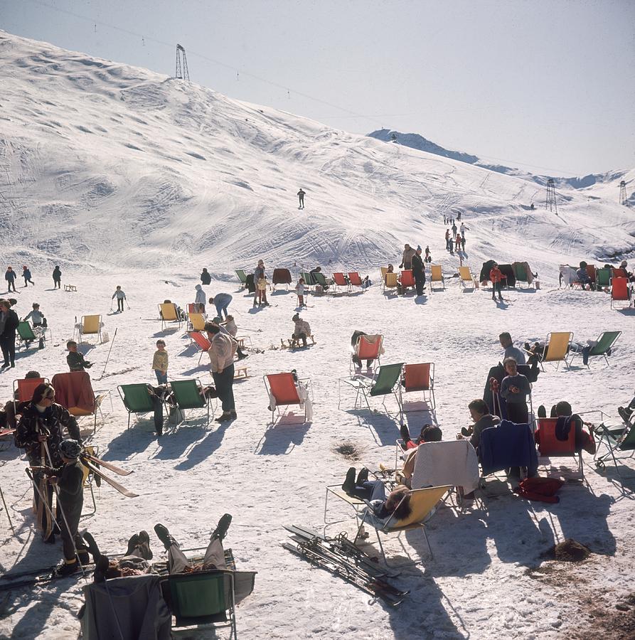 Skiers At Verbier #1 Photograph by Slim Aarons