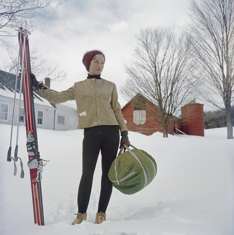 Skiing In Stowe Photograph by Slim Aarons