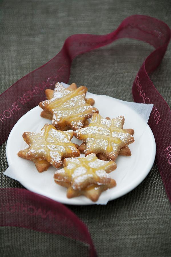 Star-shaped Biscuits With Cardamom And Apricot Glaze #1 Photograph by Food Experts Group