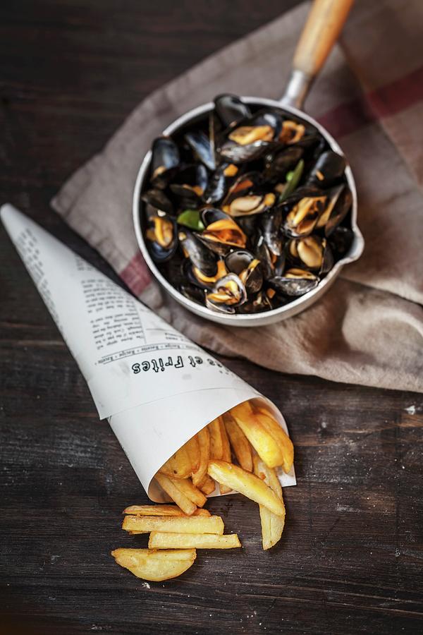 Steamed Mussels And Chips #1 Photograph by Susan Brooks-dammann