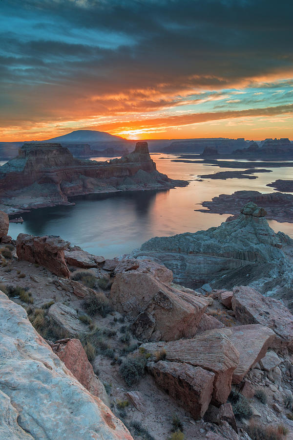 Sunrise Over Padre Bay On Lake Powell Photograph By Howie Garber - Pixels