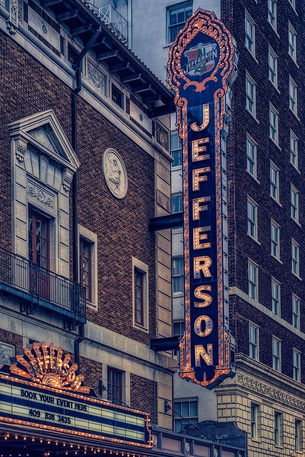 The Jefferson Theatre Beaumont Texas 1 Photograph by Mountain