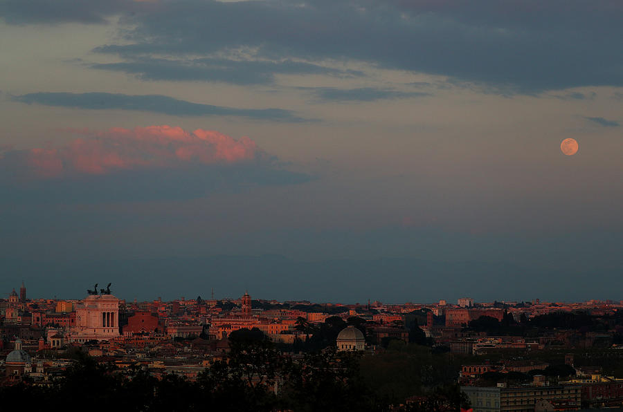 The Pink Supermoon Sighting in Rome Photograph by Guglielmo Mangiapane ...