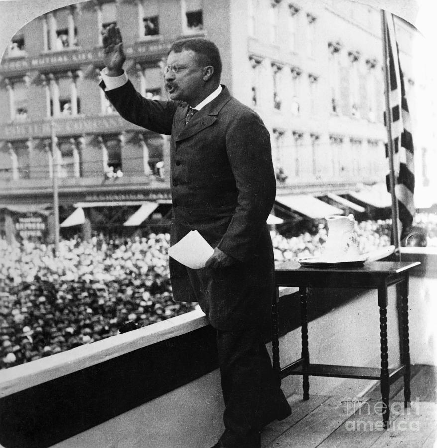 Theodore Roosevelt Addresses Crowd #1 Photograph by Bettmann