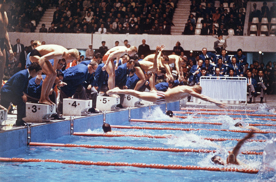 Tokyo Olympics Mens Swimming Event #1 Photograph by Bettmann