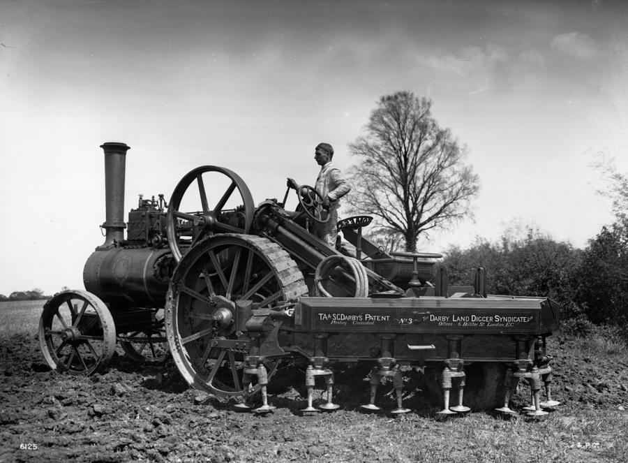 Black And White Photograph - Traction Engine #1 by Hulton Archive
