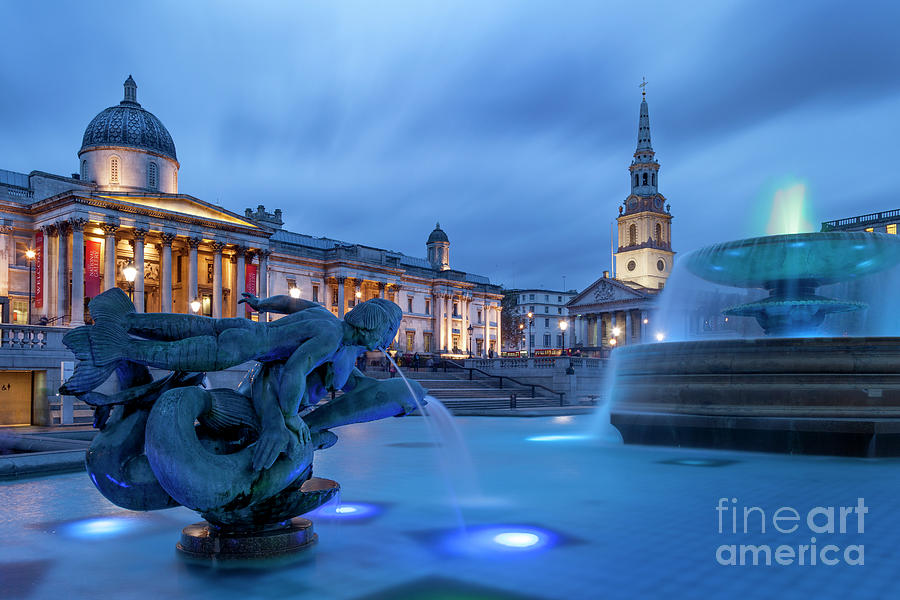 Trafalgar Square Fountain #2 Photograph by Brian Jannsen