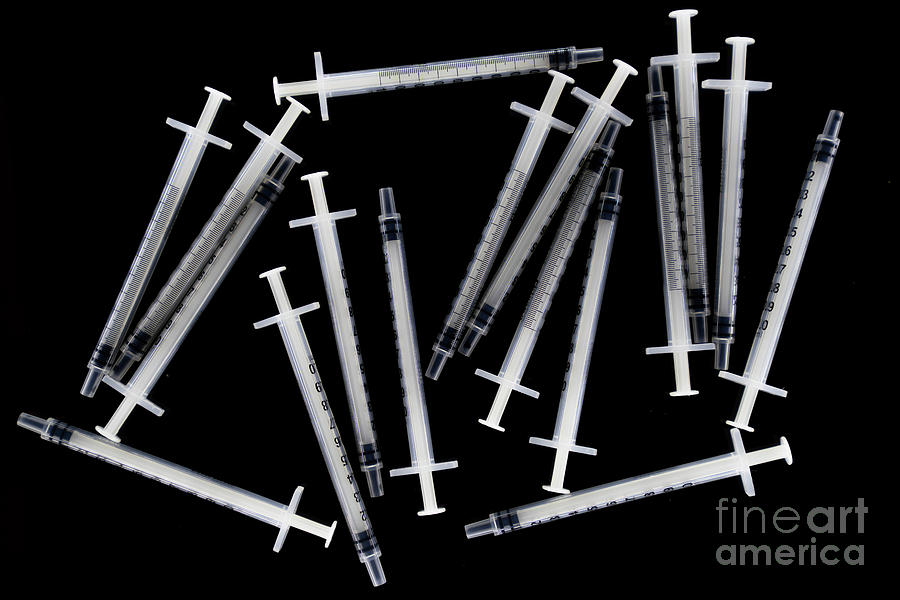 Tuberculin Syringes #1 Photograph by Wladimir Bulgar/science Photo Library