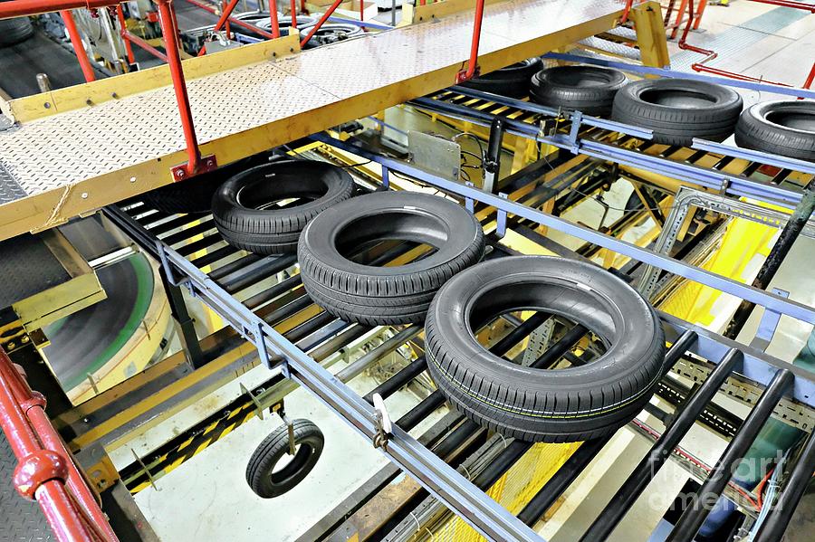 Device Photograph - Tyres On Production Line #1 by Lewis Houghton/science Photo Library