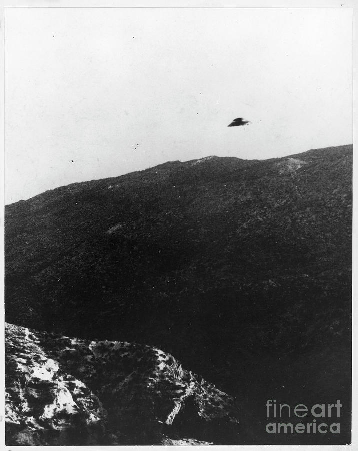 Ufo Sighting #1 Photograph by Nara/science Photo Library