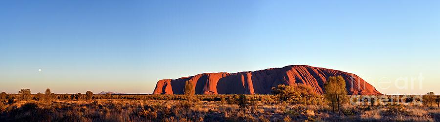 Landmark Photograph - Uluru #1 by Dr P. Marazzi/science Photo Library