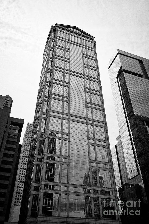Chicago Photograph - United Building 77 West Wacker Chicago Illinois United States Of America #1 by Joe Fox