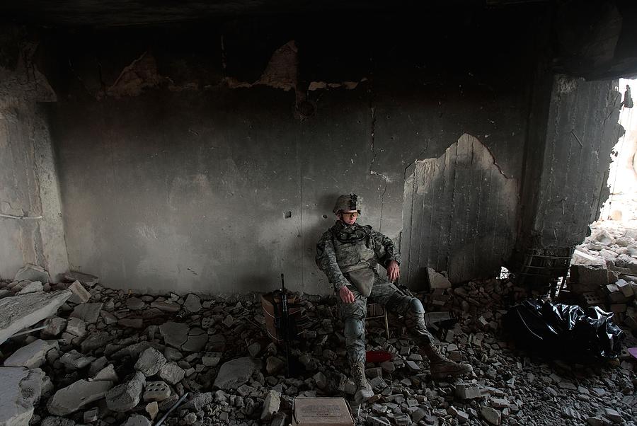 U.s. Army Builds Miltary Outpost In #1 Photograph by Chris Hondros