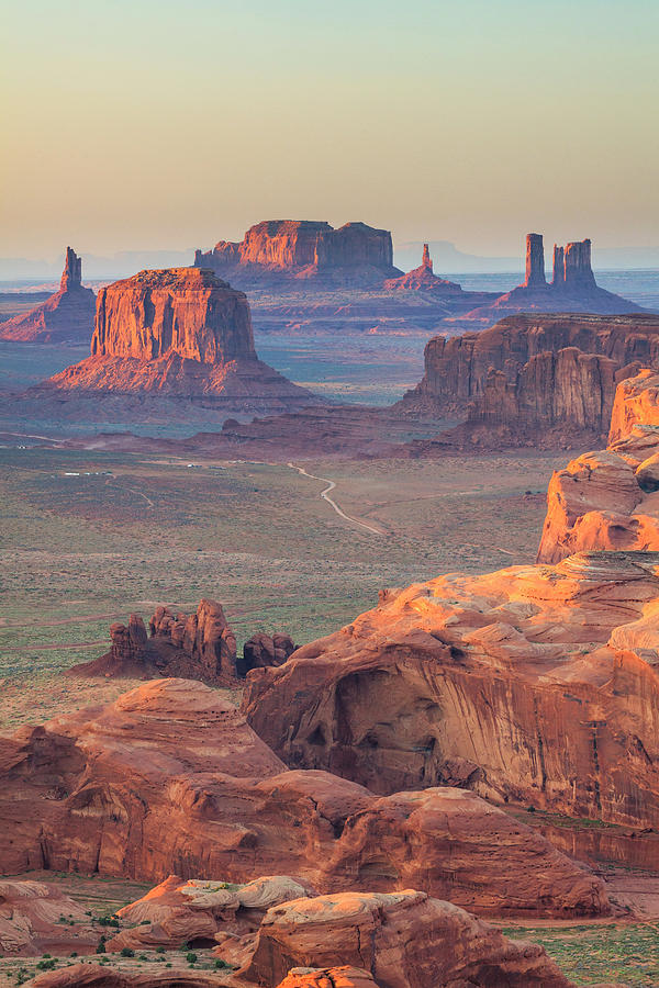 USA, Arizona, View over Monument Valley from the top of Hunt's M ...