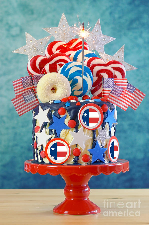 Usa Theme Candyland Fantasy Drip Cake In Party Table Setting