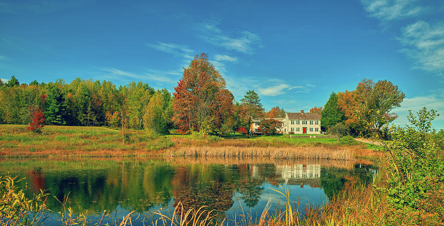 Fall Photograph - Vermonts Colonel Williams Inn #1 by Mountain Dreams